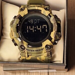 Activa by Invicta Digital Sport Watch Mens OS Green Camo New Tactical ACW1968
